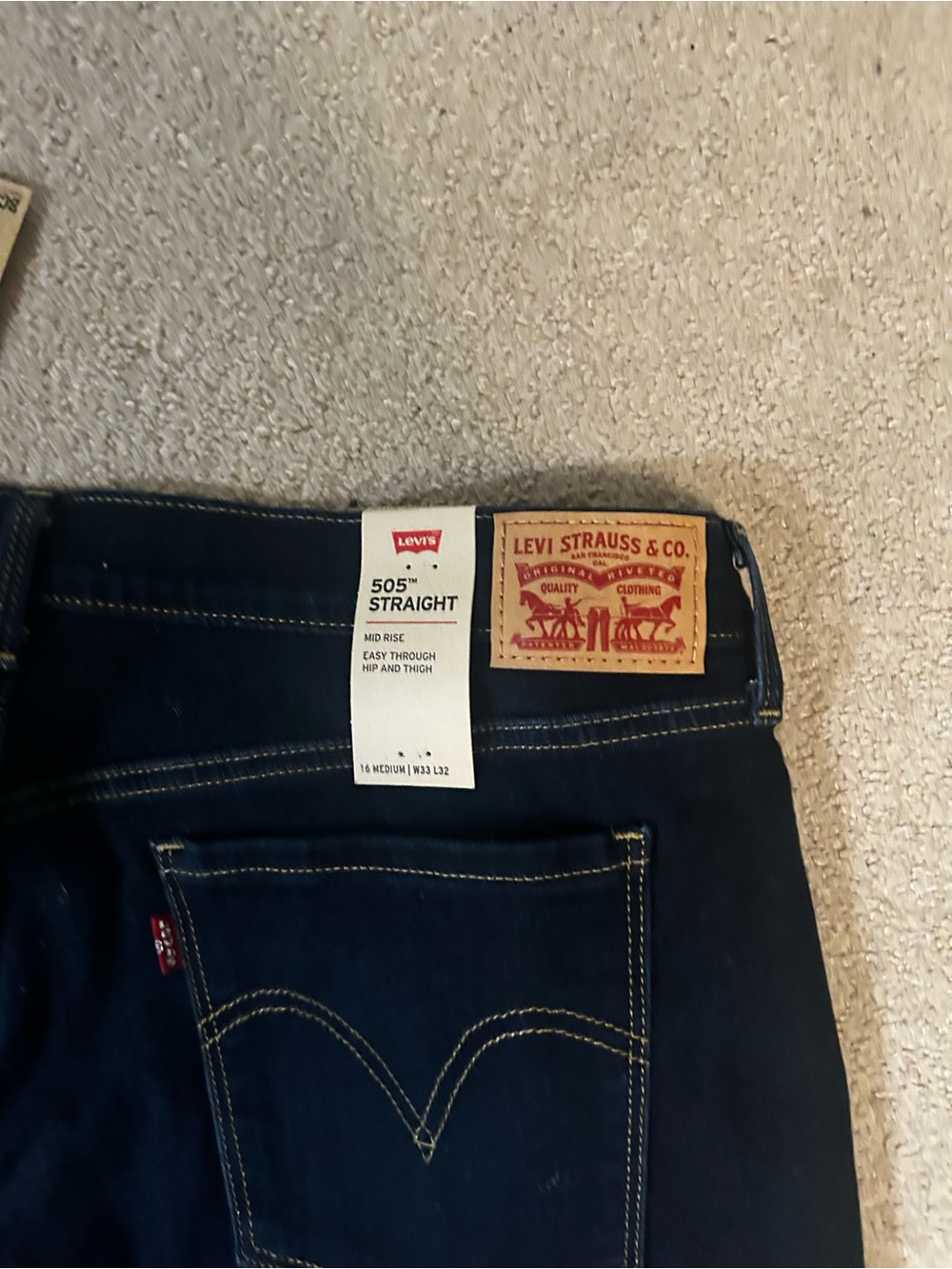 Levi's Dark Blue classic 505 straight Women’s Jeans. Size 16M W33 L 32 - Picture 3 of 7